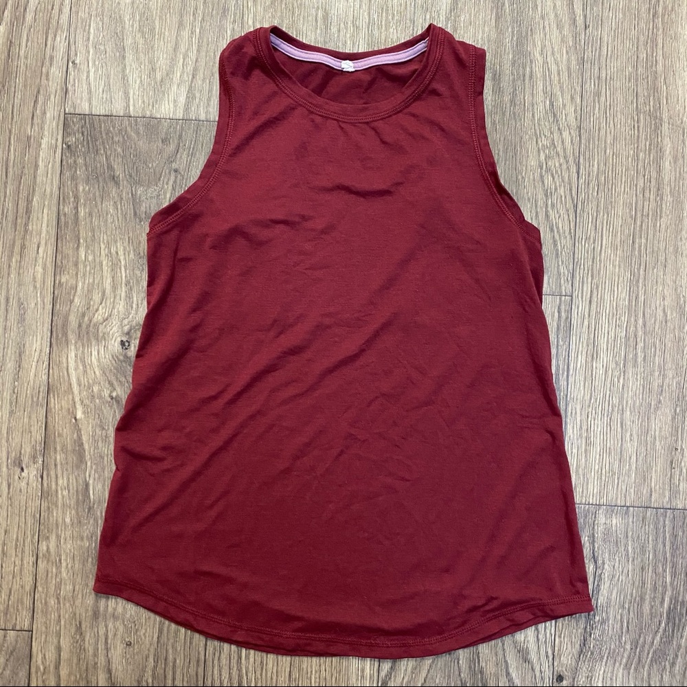 RED COTTON ACTIVEWEAR TEE, size XS